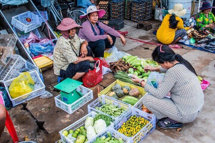 Morning Cooking Class and Market Tour in Siem Reap