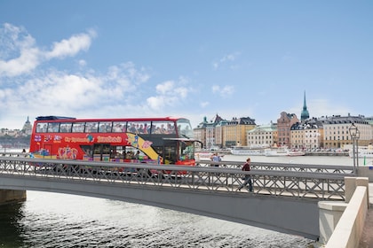 Sightseeingbusstur med hop-on/hop-off i Stockholm