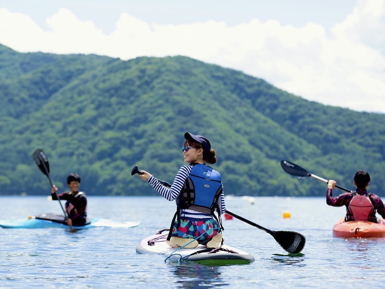 Lake Nojiri Stand-Up Paddleboarding Tour in Nagano