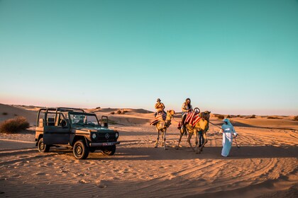 Dubai: Ochtendsafari met Vintage G Class in Al Marmoom Oasis