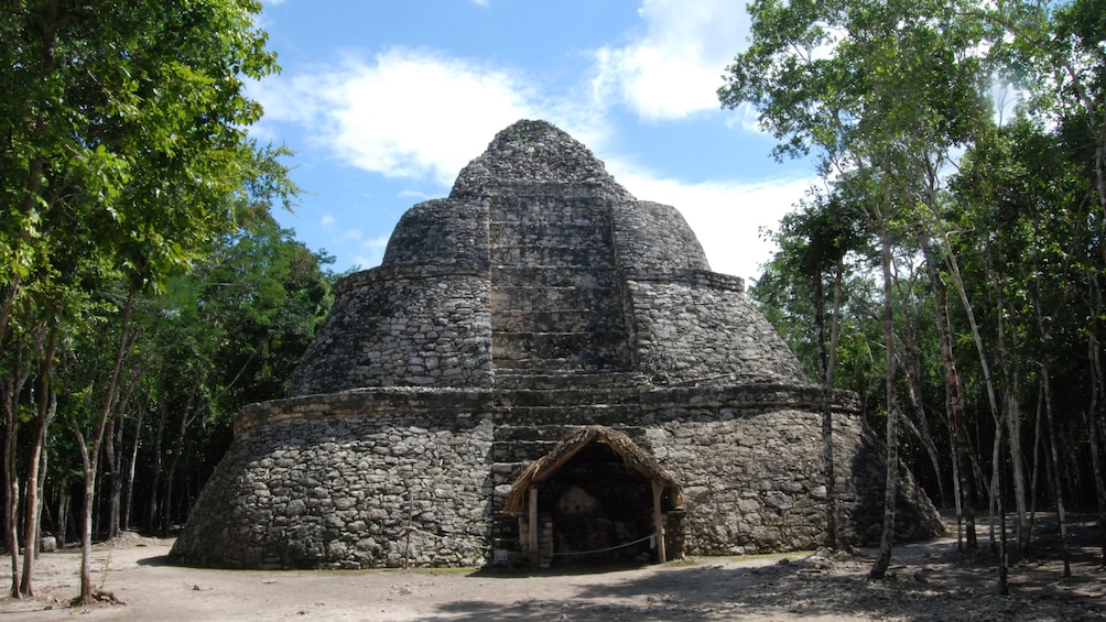 Chichen Itza ruins in Cancun Mexico