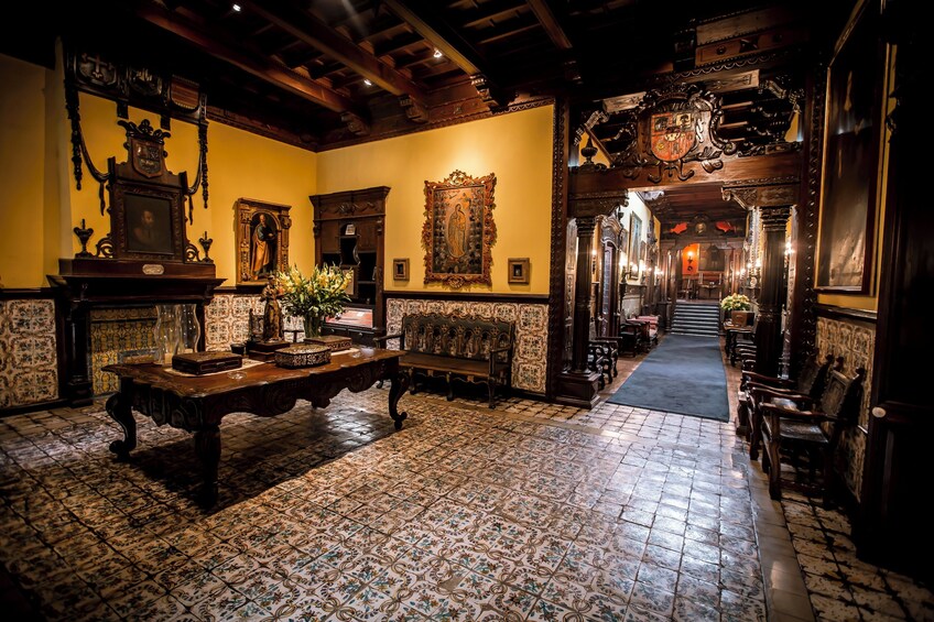 Lima Classic Private: Local Market, Cordano Tavern, Cathedral & Casa Aliaga