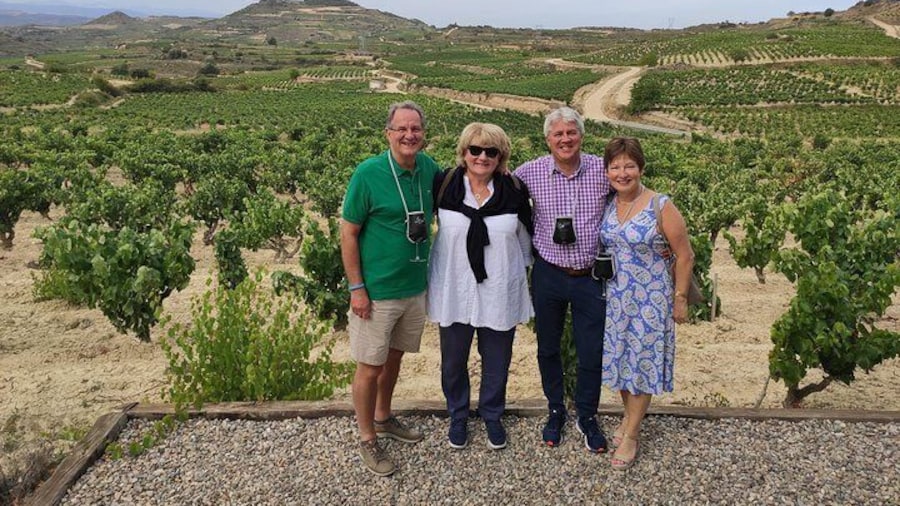 Rioja Wine Tour: 2 Wineries Visit with Tasting from San Sebastian