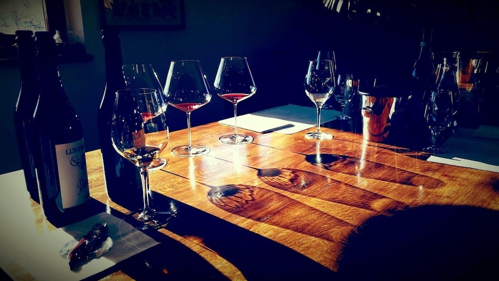 Exclusive wine experience with a local sommelier in Milan