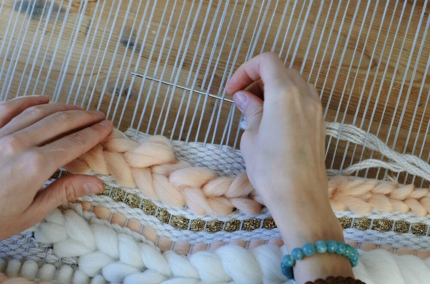 Authentic Weaving Workshop with an artisan in Macerata