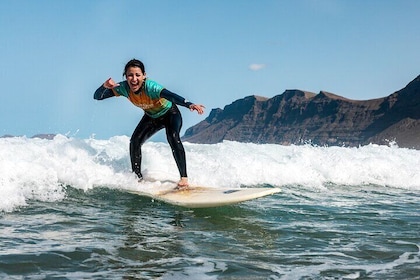 Lección de surf de día completo para principiantes en Famara, España