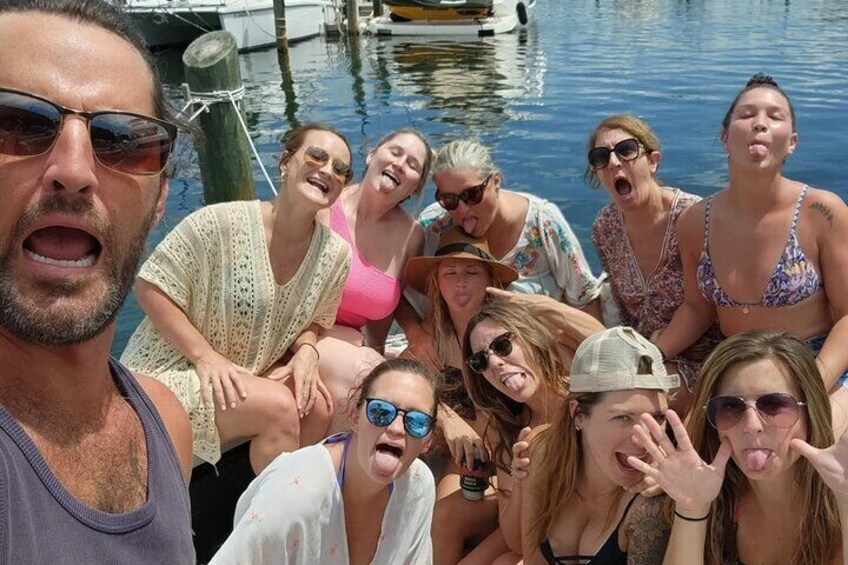 Private Boat: Island Cruise and Dolphins