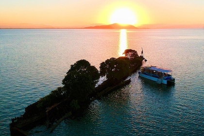 Aquascene Magnetic Island Sunset & Shipwreck Tour
