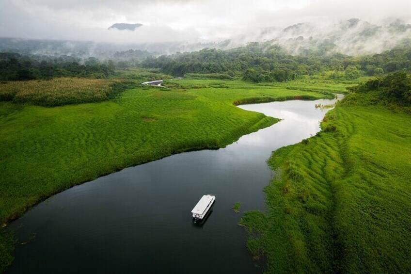 Shuttle Transfer Lake crossing from Monteverde To Arenal