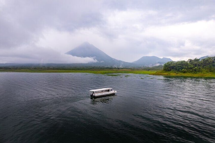 Shuttle Transfer Lake crossing from Monteverde To Arenal