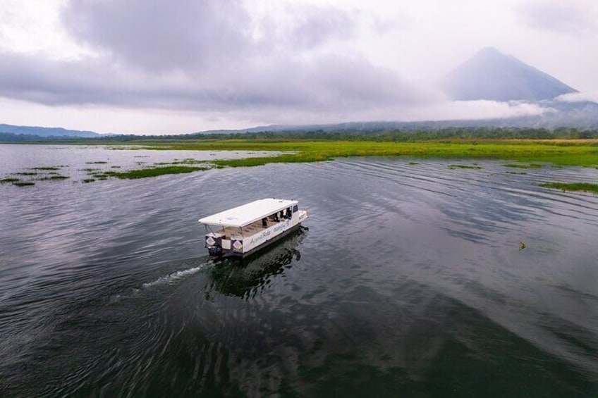 Shuttle Transfer Lake crossing from Monteverde To Arenal