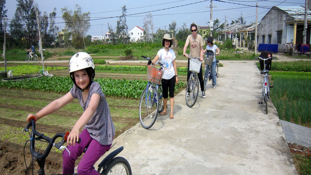 Group on the bike tour of Hoi An 