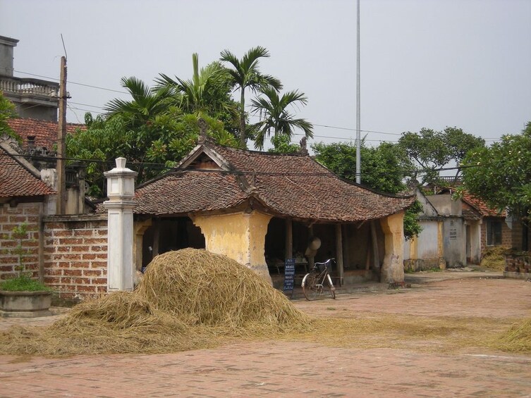 Full-Day Suburban Hanoi Bike Tour