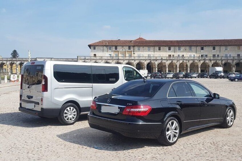 Show item 5 of 8. Tulsa International Airport (TUL) to Tulsa - Round-Trip Private Transfer