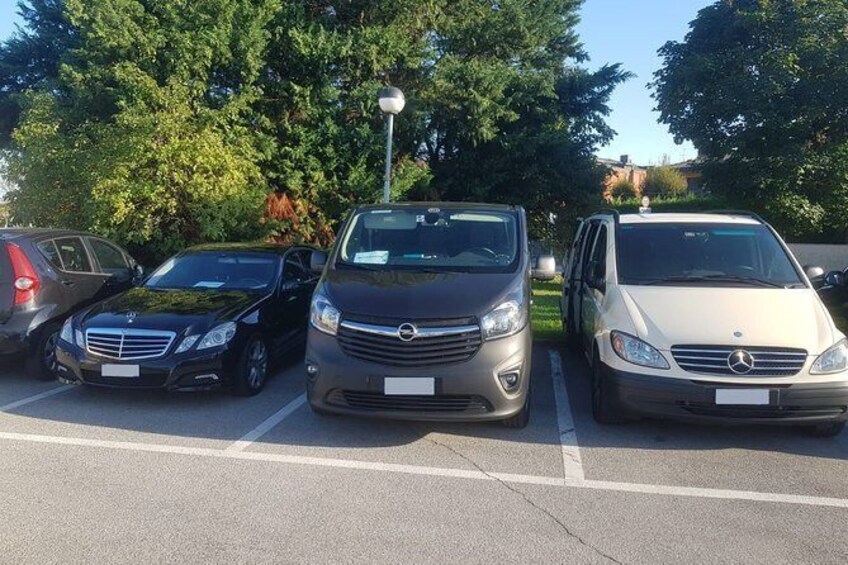 Show item 3 of 8. Tulsa International Airport (TUL) to Tulsa - Arrival Private Transfer