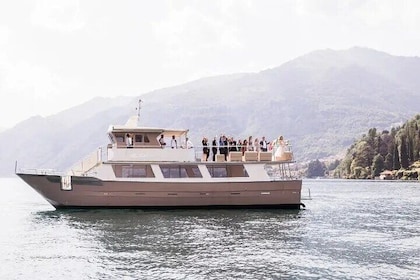 Como: Private tour of the city with boat tour and food tasting