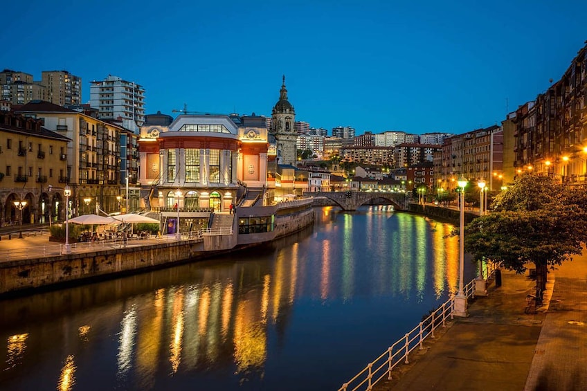 BILBAO NIGHT PRIVATE TOUR