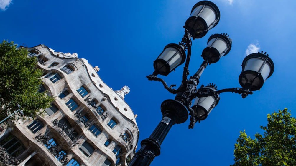 Angled view of Casa Milà.