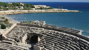 Private Roman Tarragona & Mediterranean Sitges Tour
