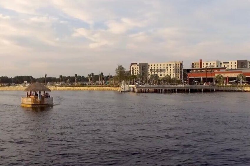 90 minute - Tiki Boat Cruise in Tampa - BYOB