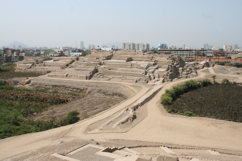 Half Day Private Tour to Huaca Pucllana & Huaca Mateo Salado