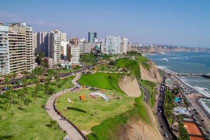 ทางเดินริมทะเล Barranco และ Miraflores และประสบการณ์การรับประทานอาหารพร้อมอ...