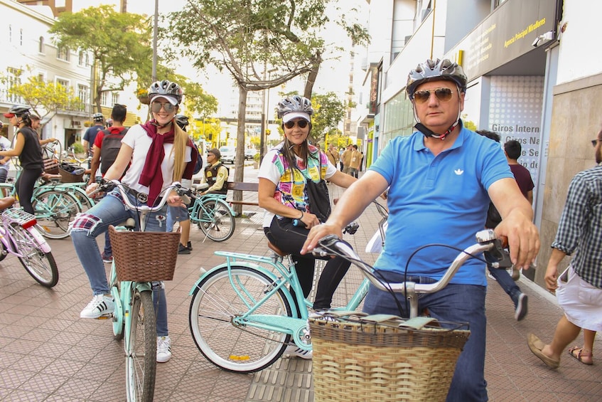 Half Day Gastronomic Biking Tour in Miraflores and Barranco