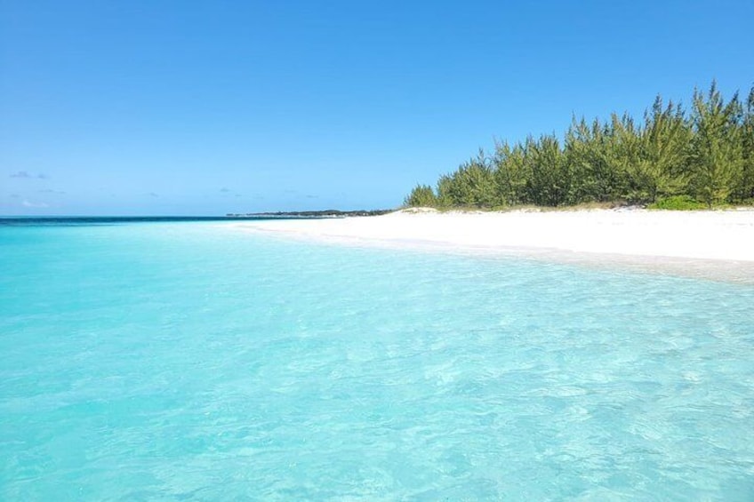 Beautiful beaches at Rose Island (only 25 minutes away from Nassau harbor).