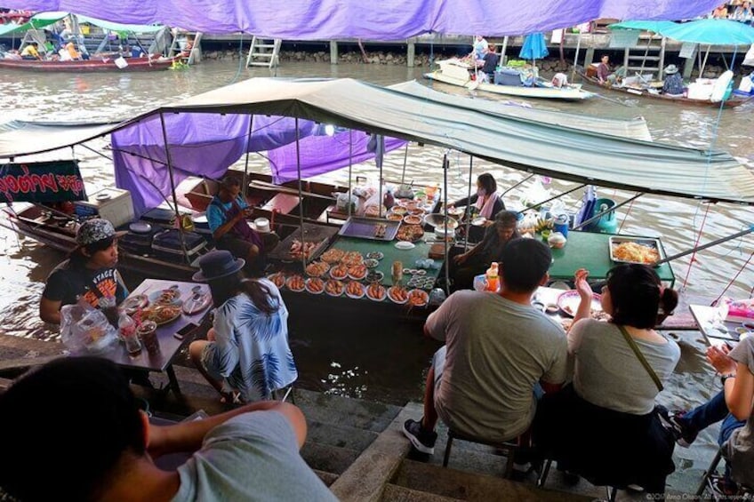 Private Boat Tour at Amphawa Floating Market & Visit Maeklong Railway Market
