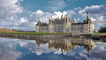 Full-Day Tour of Chambord & Chenonceau Châteaux