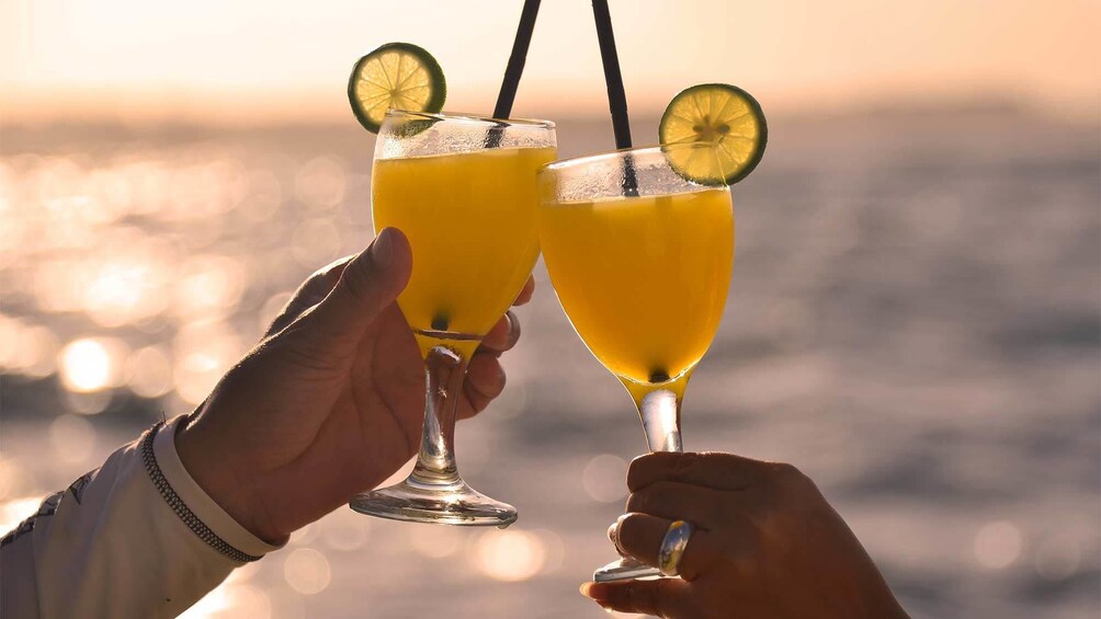 Tampilkan item 3 dari 9. Drinks on cruise in Bali