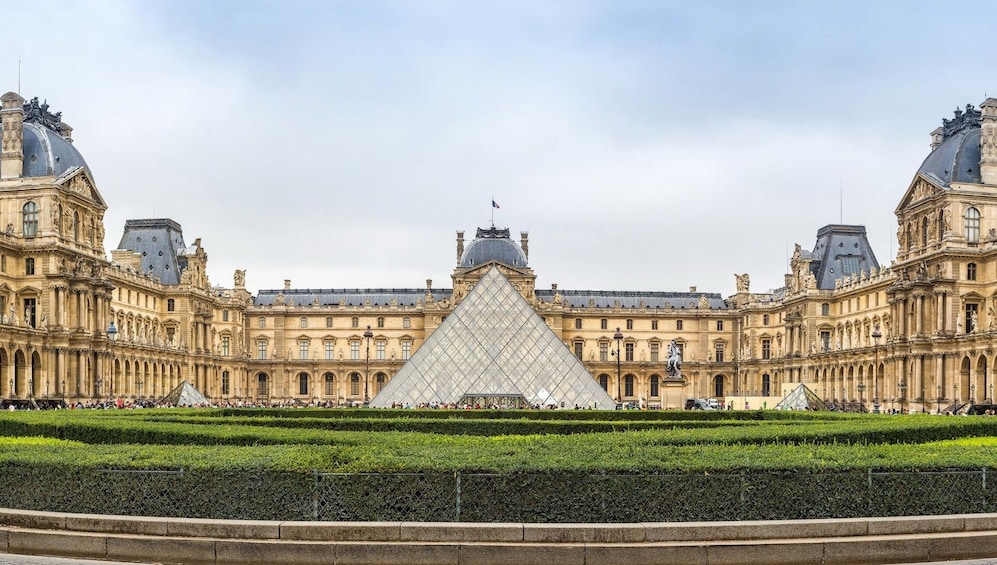 Guided Louvre Museum Tour with Skip-the-Line Access