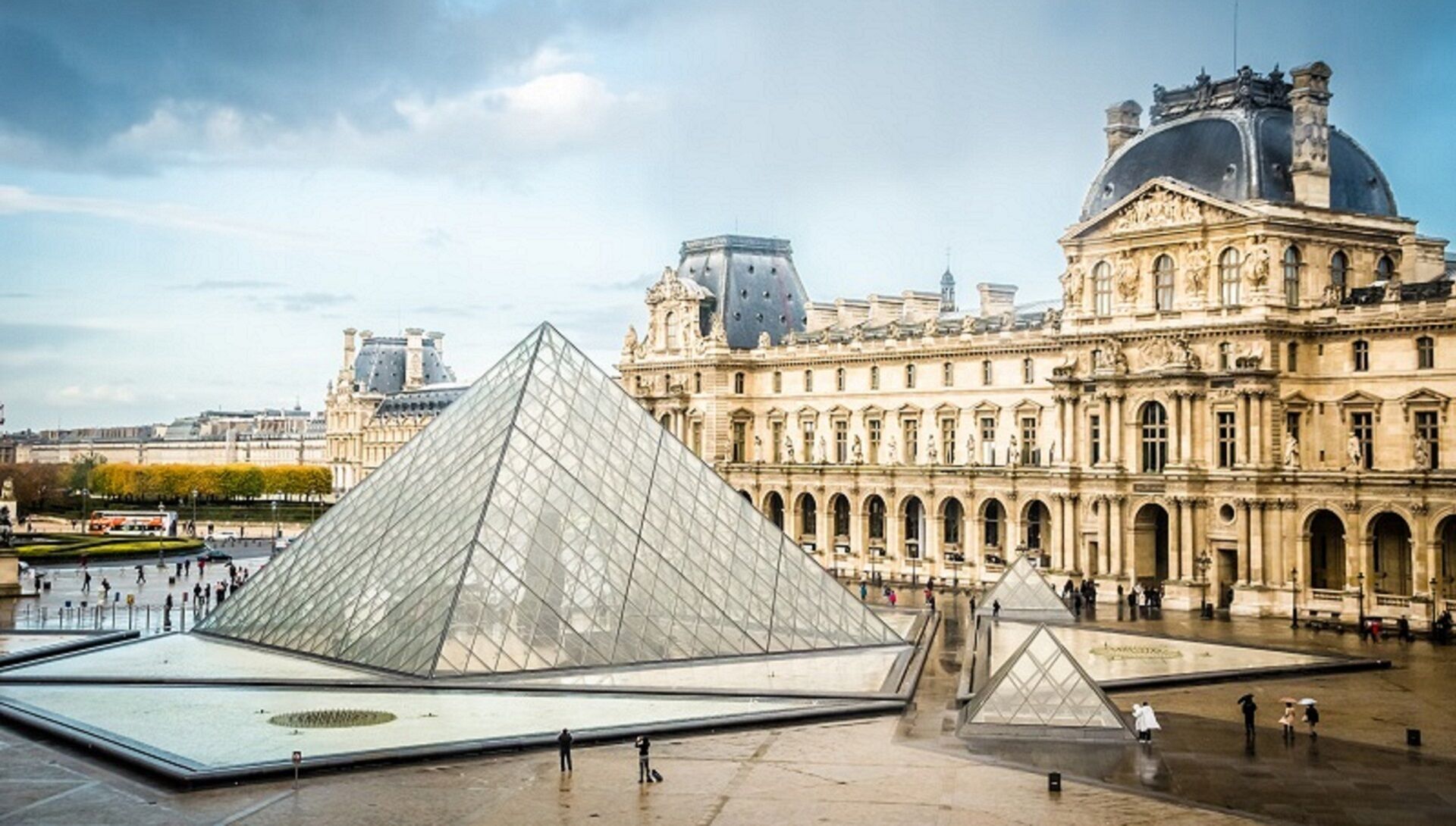 Louvre Museum Location