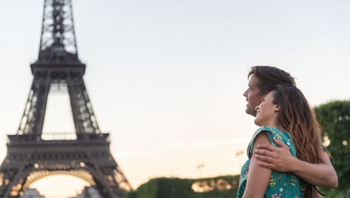 Paris di Malam Hari: Makan Malam di Menara Eiffel & Pelayaran Sungai Seine