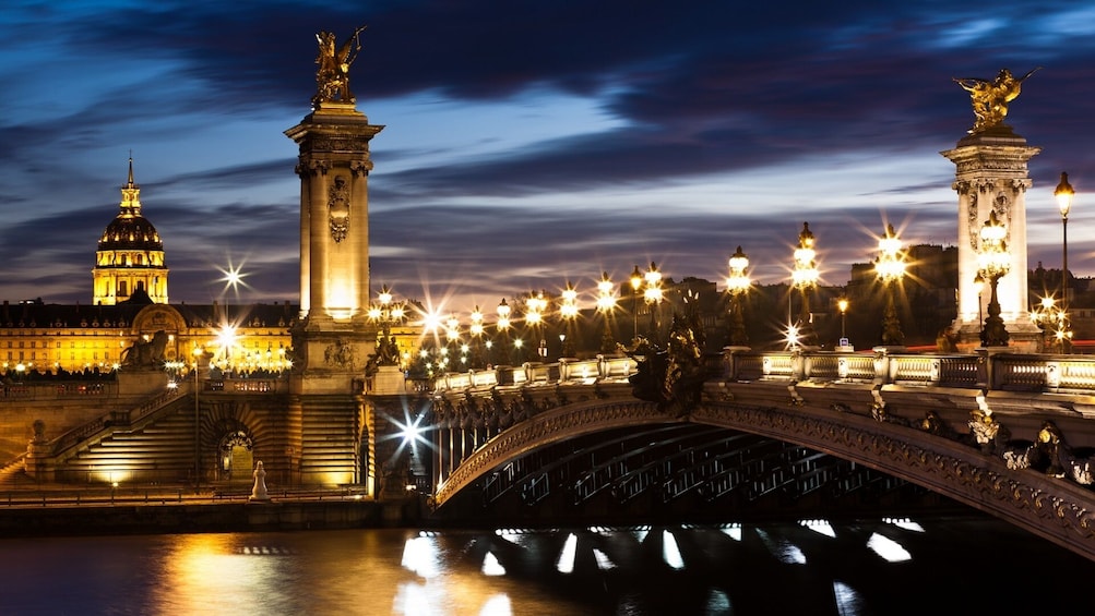 Seine River Cruise & Moulin Rouge Show with Champagne