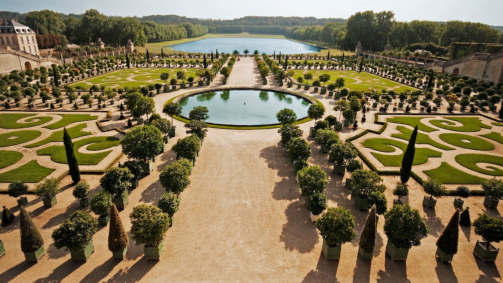 ornate garden in paris