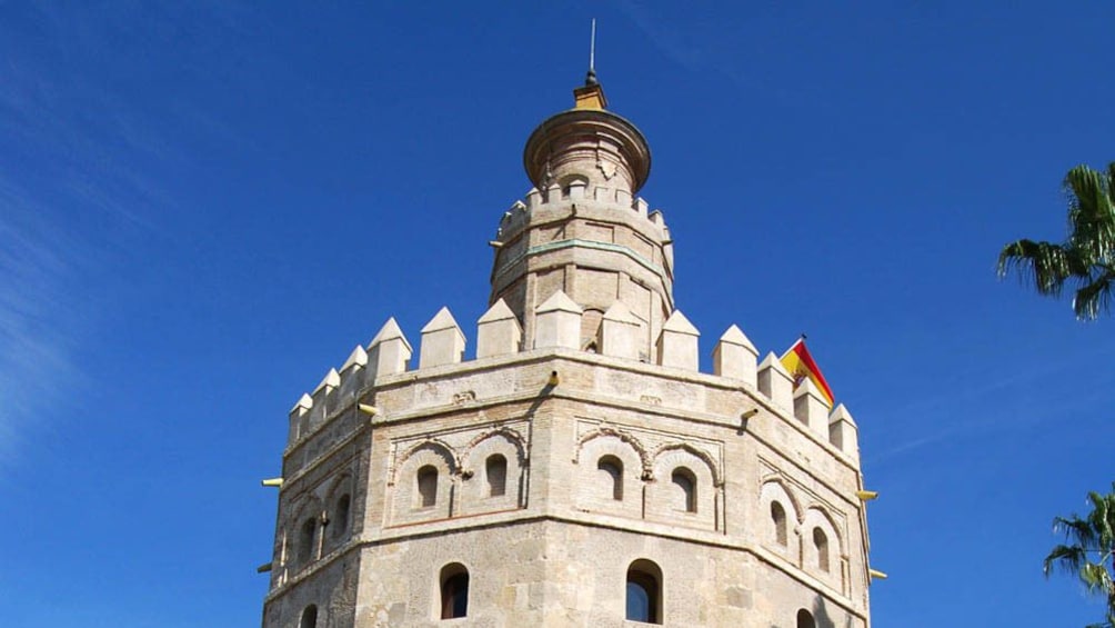 Peak of Torre del Oro building.