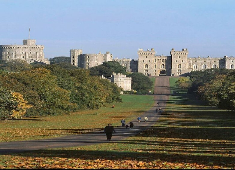 Hop-on Hop-off Open Top Tour of Windsor – 24 hours