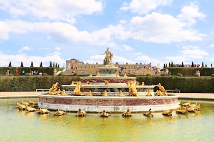 Zelfgeleide rondleiding zonder wachtrij door Versailles met vervoer