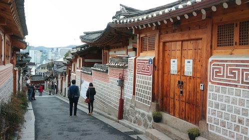 Palais et marché privés de Gyeongbokgung excursion avec dégustations
