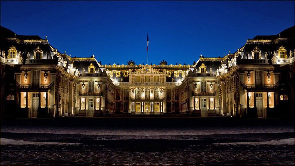 Chateaux lit up at night in Paris