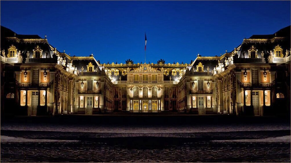 Chateaux lit up at night in Paris