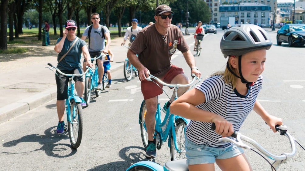 Group aboard bicycles in the Best of Paris Bike Tour