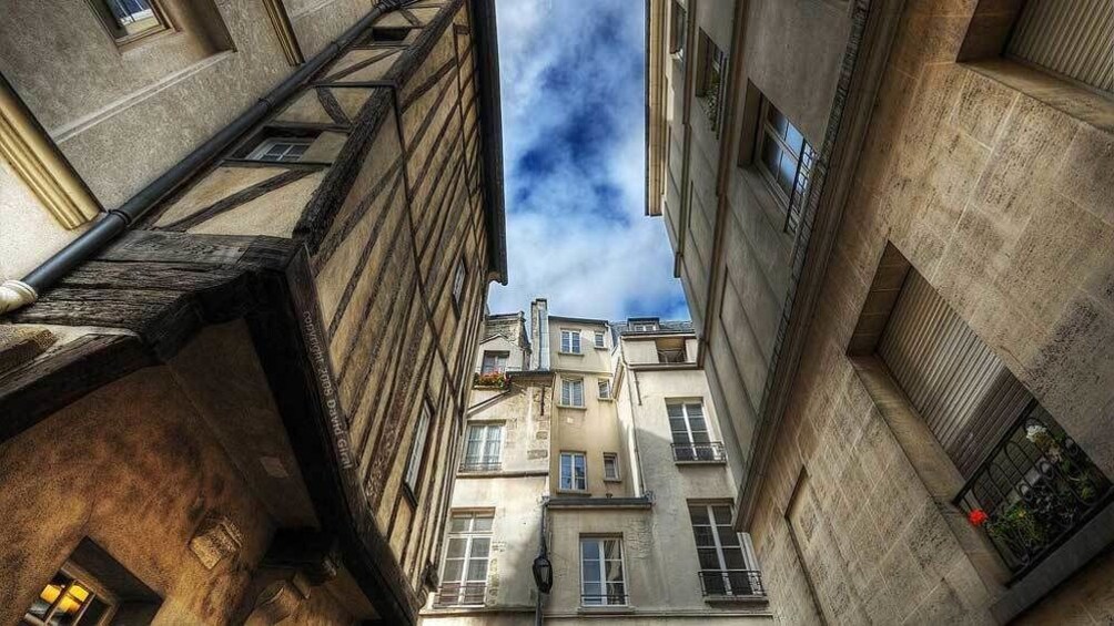 wandering the streets of Paris