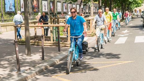 Tur Sepeda Kelompok Kecil di Jalur Terpencil di Marais & Latin Quarter