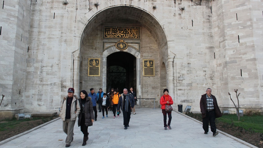 Ottoman Relics Tour to Topkapi Palace & Sultan Tombs