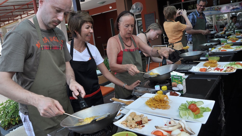 cooking class in phuket
