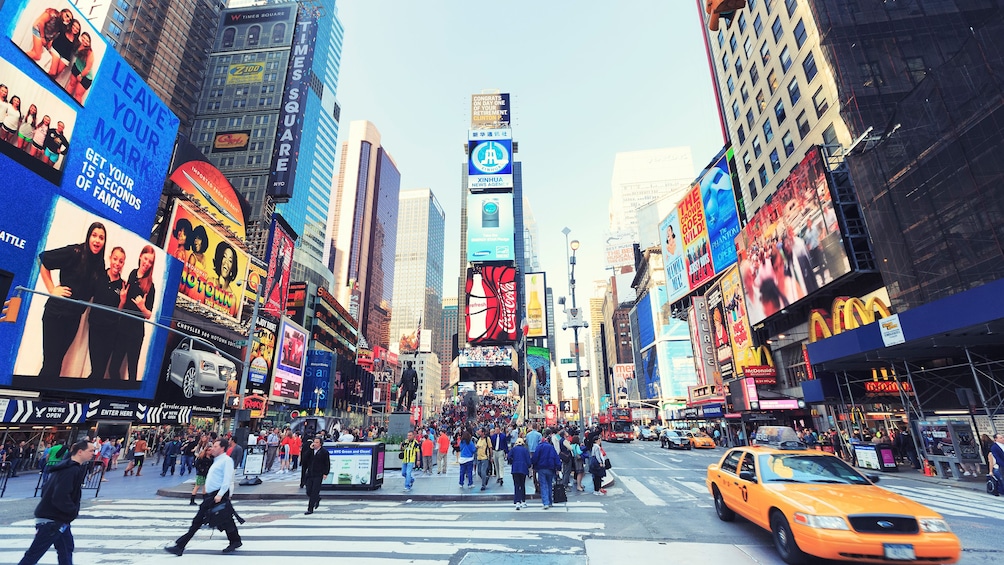 New York Day Trip from Providence by Train with Lunch & Hop-on Hop-Off