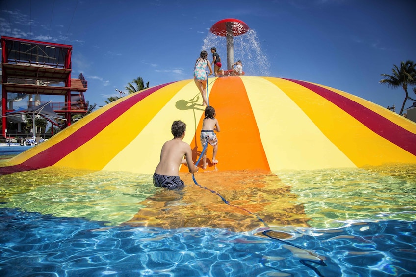 Charger l’élément 3 sur 7. Ventura Amusement & Water Park Tickets