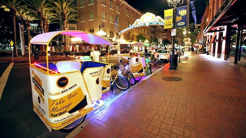 Customised Romantic Evening Pedicab Tour